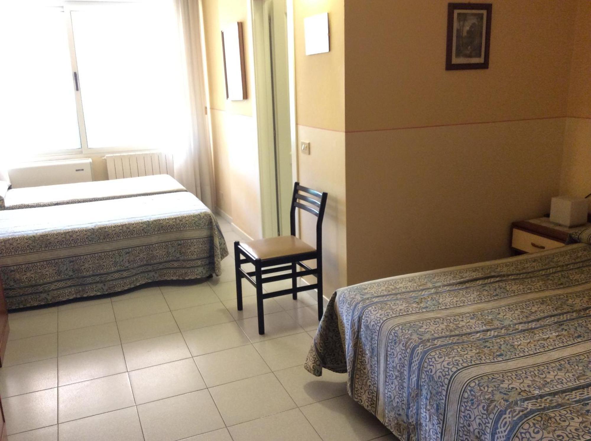 Hotel Le Ginestre ليدو دي كامايوري المظهر الخارجي الصورة