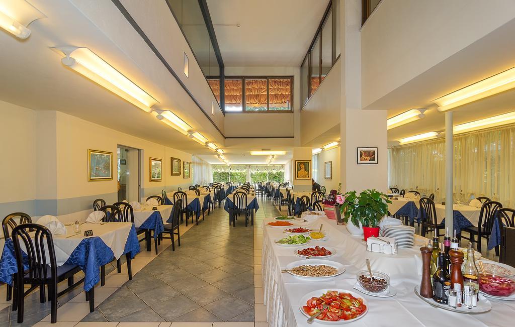 Hotel Le Ginestre ليدو دي كامايوري المظهر الخارجي الصورة
