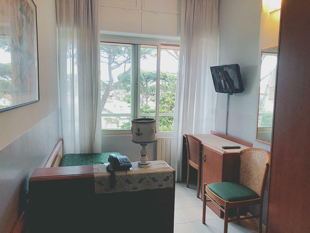 Hotel Le Ginestre ليدو دي كامايوري المظهر الخارجي الصورة