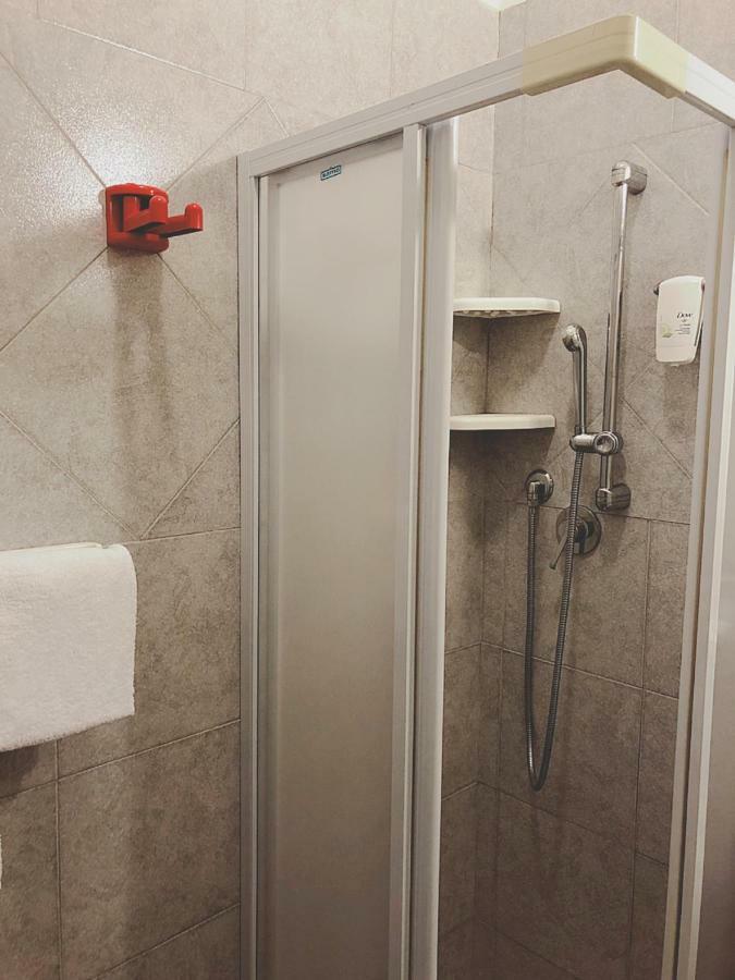 Hotel Le Ginestre ليدو دي كامايوري المظهر الخارجي الصورة